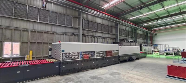 Traditional Popular Radiation Heating Glass Tempering Furnace Production Line with Various Sizes